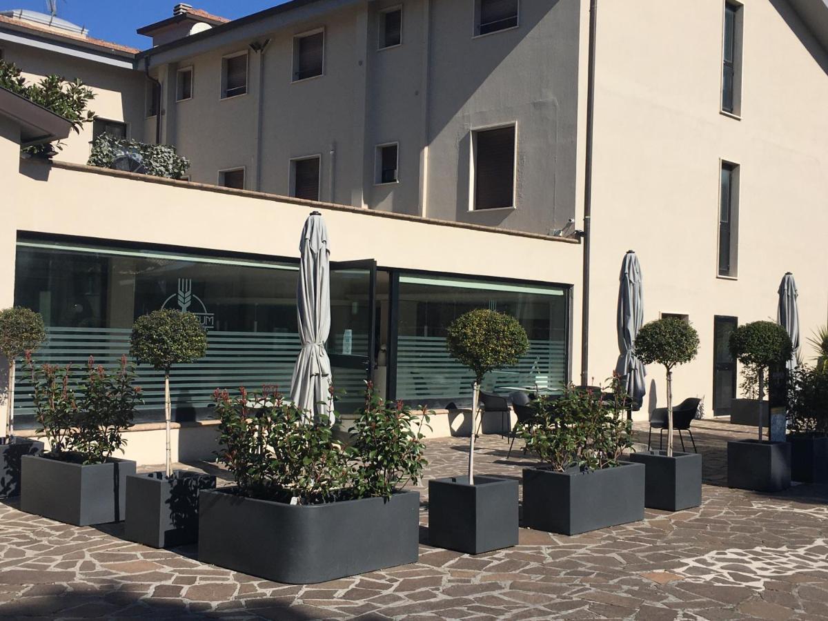 Le Grazie Hotel Ассизи Экстерьер фото